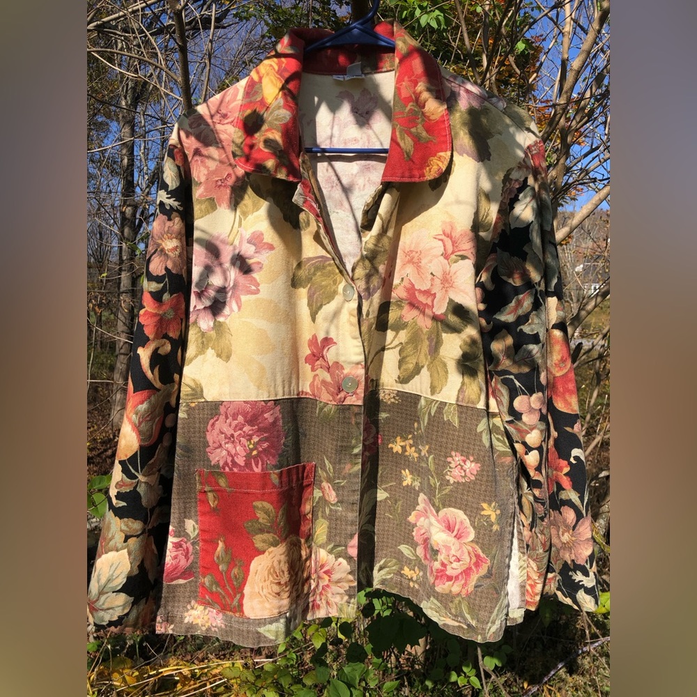 Incredible vintage jacket! Made in USA size small!